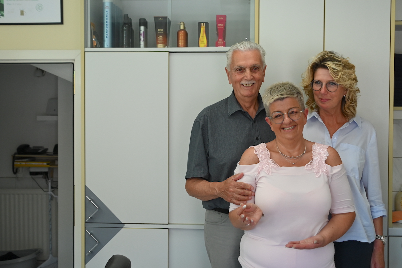 Heute: Walter Vollnhofer, Friseurin Heidi und Almuth Vollnhofer