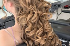 Festliche Frisur: Damen